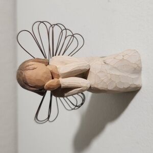 Willow Tree Figure Angel of Caring Demaco Susan Lordi 2001